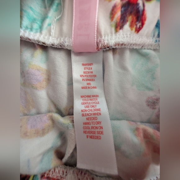 1st Kiss Multicolor Floral Set - Picture 4 of 5